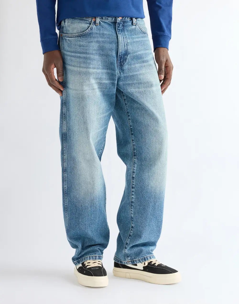 ג׳ינס בגזרת Loose Straight