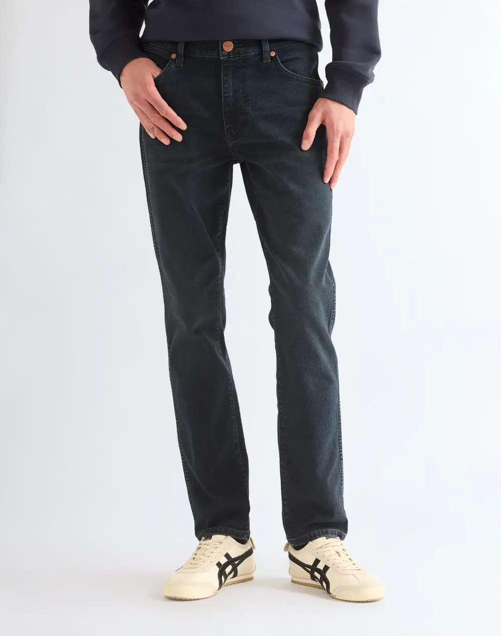 ג׳ינס Larston בגזרת Slim Tapered