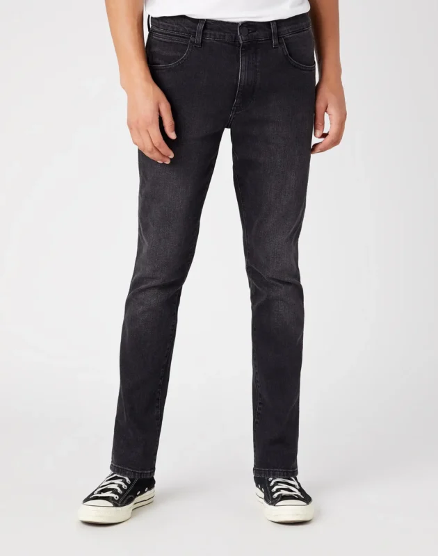 ג’ינס LARSTON בגזרת SLIM TAPERED