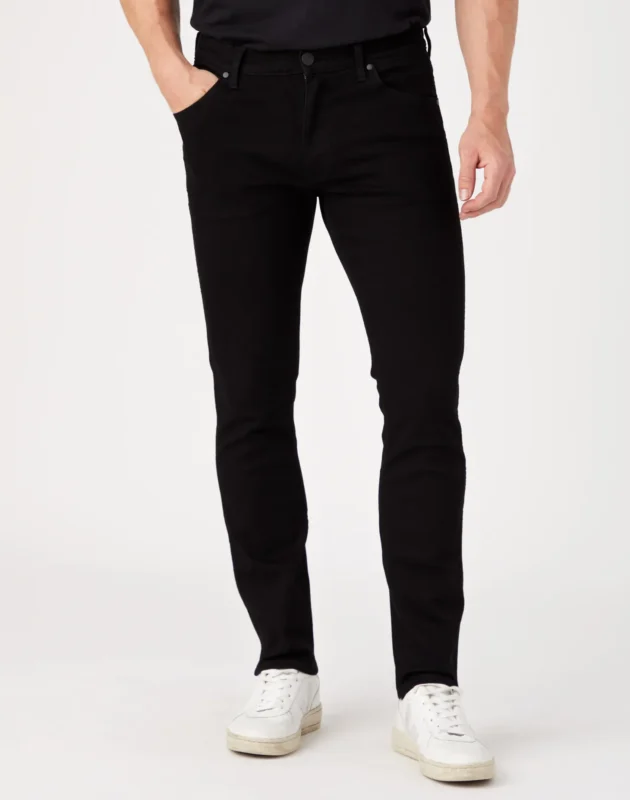 ג’ינס LARSTON בגזרת SLIM TAPERED