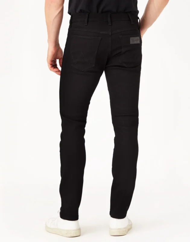 ג’ינס LARSTON בגזרת SLIM TAPERED