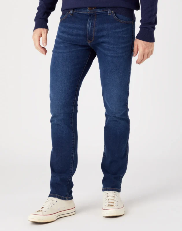 ג’ינס LARSTON בגזרת SLIM TAPERED