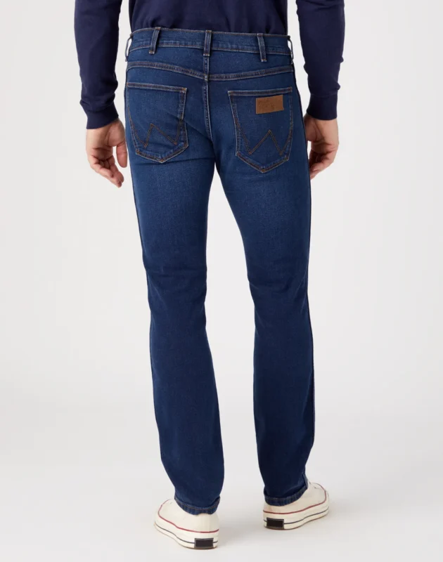 ג’ינס LARSTON בגזרת SLIM TAPERED
