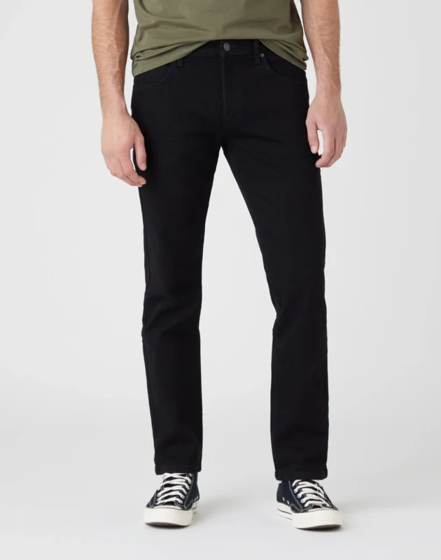 ג’ינס בגזרת SLIM