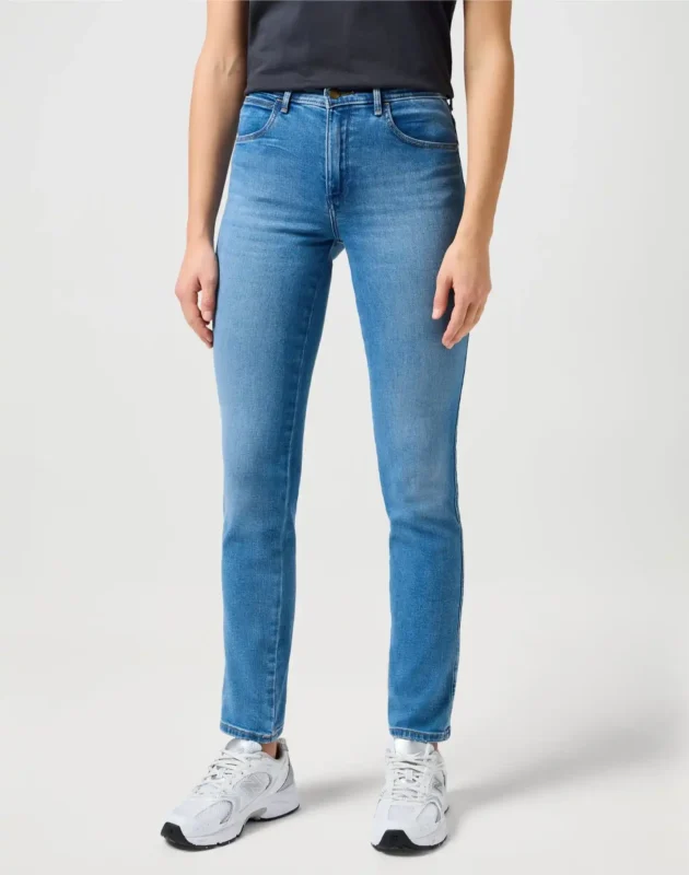 ג’ינס בגזרת SLIM