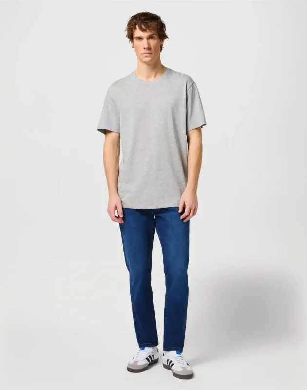 ג’ינס LARSTON בגזרת SLIM TAPERED