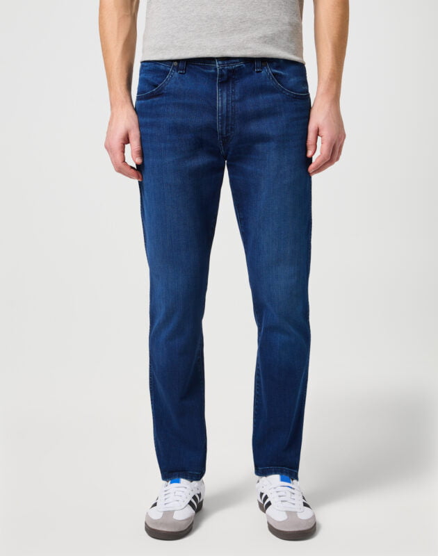 ג’ינס LARSTON בגזרת SLIM TAPERED