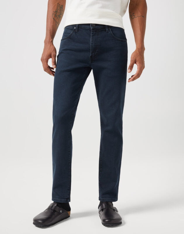 ג’ינס LARSTON בגזרת SLIM TAPERED