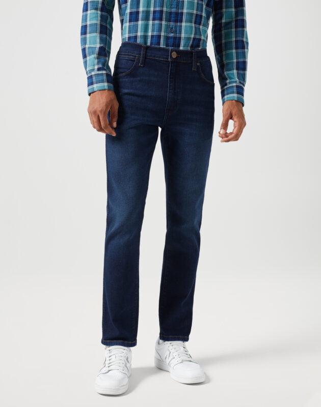 ג’ינס LARSTON בגזרת SLIM TAPERED