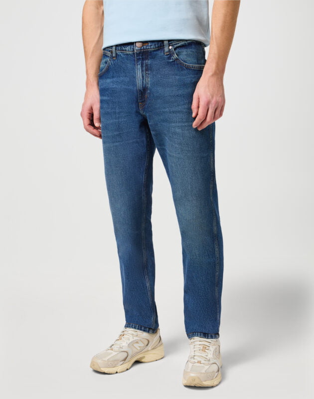 ג’ינס RIVER בגזרת REGULAR TAPERED