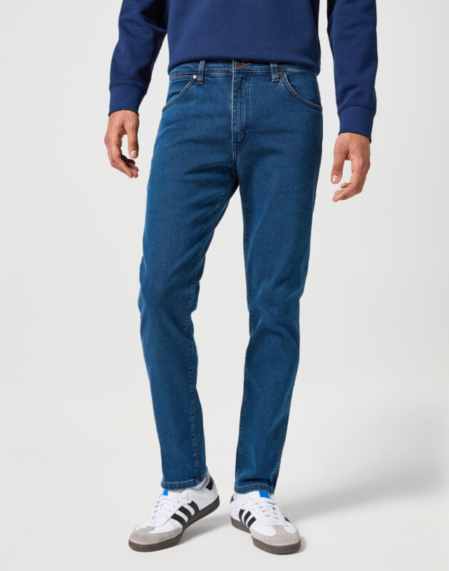 ג’ינס LARSTON בגזרת SLIM TAPERED