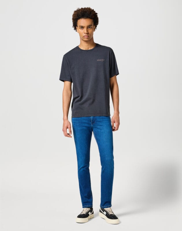 ג’ינס LARSTON בגזרת SLIM TAPERED