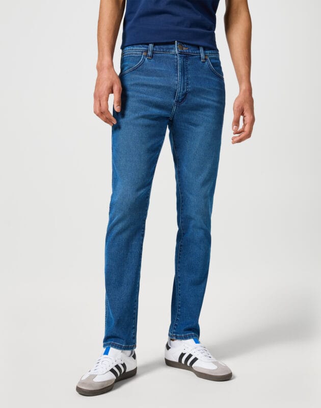 ג’ינס LARSTON בגזרת SLIM TAPERED