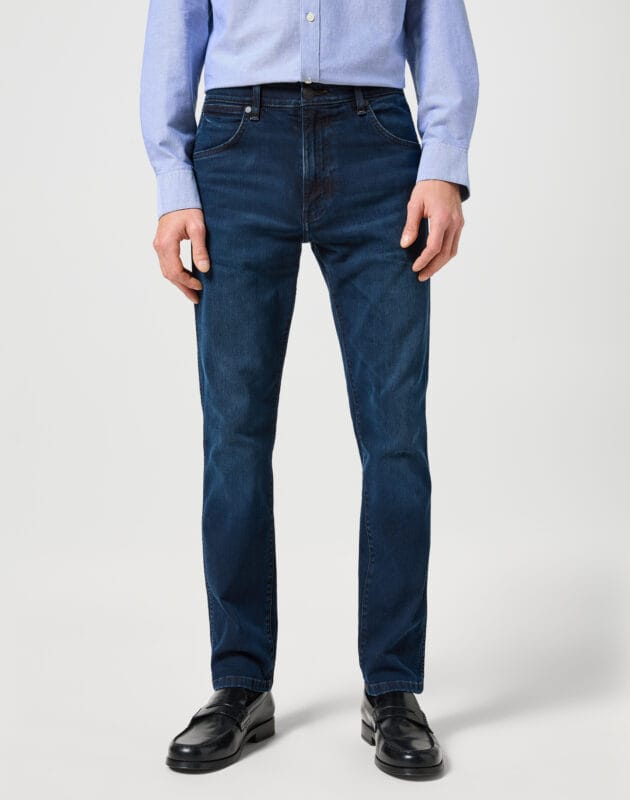 ג’ינס LARSTON בגזרת SLIM TAPERED