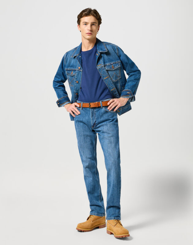 חולצת טי שירט קצרה