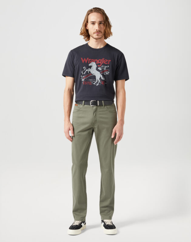 חגורה בצבע שחור