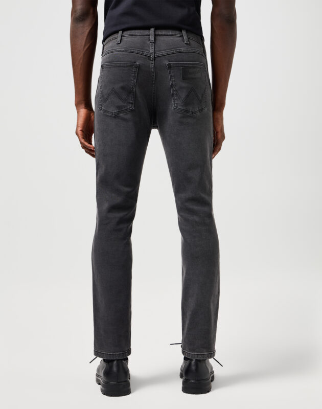 ג’ינס Larston בגזרת Slim Tapered