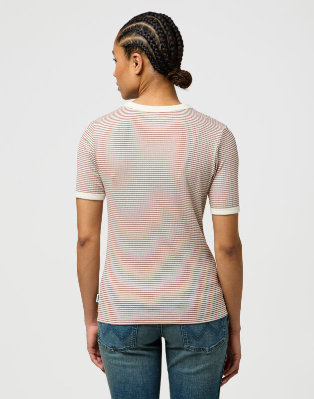 חולצת טי שירט קצרה בגזרת ריב