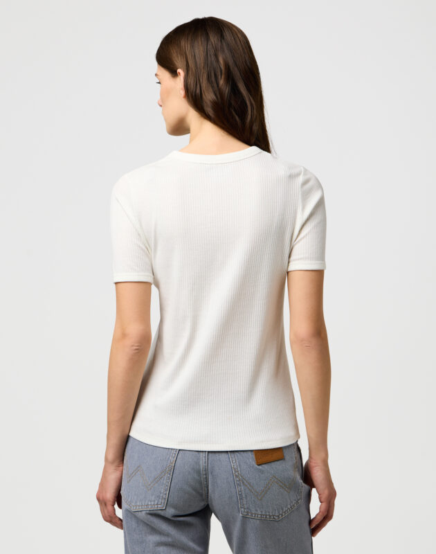 חולצת טי שירט קצרה בגזרת ריב