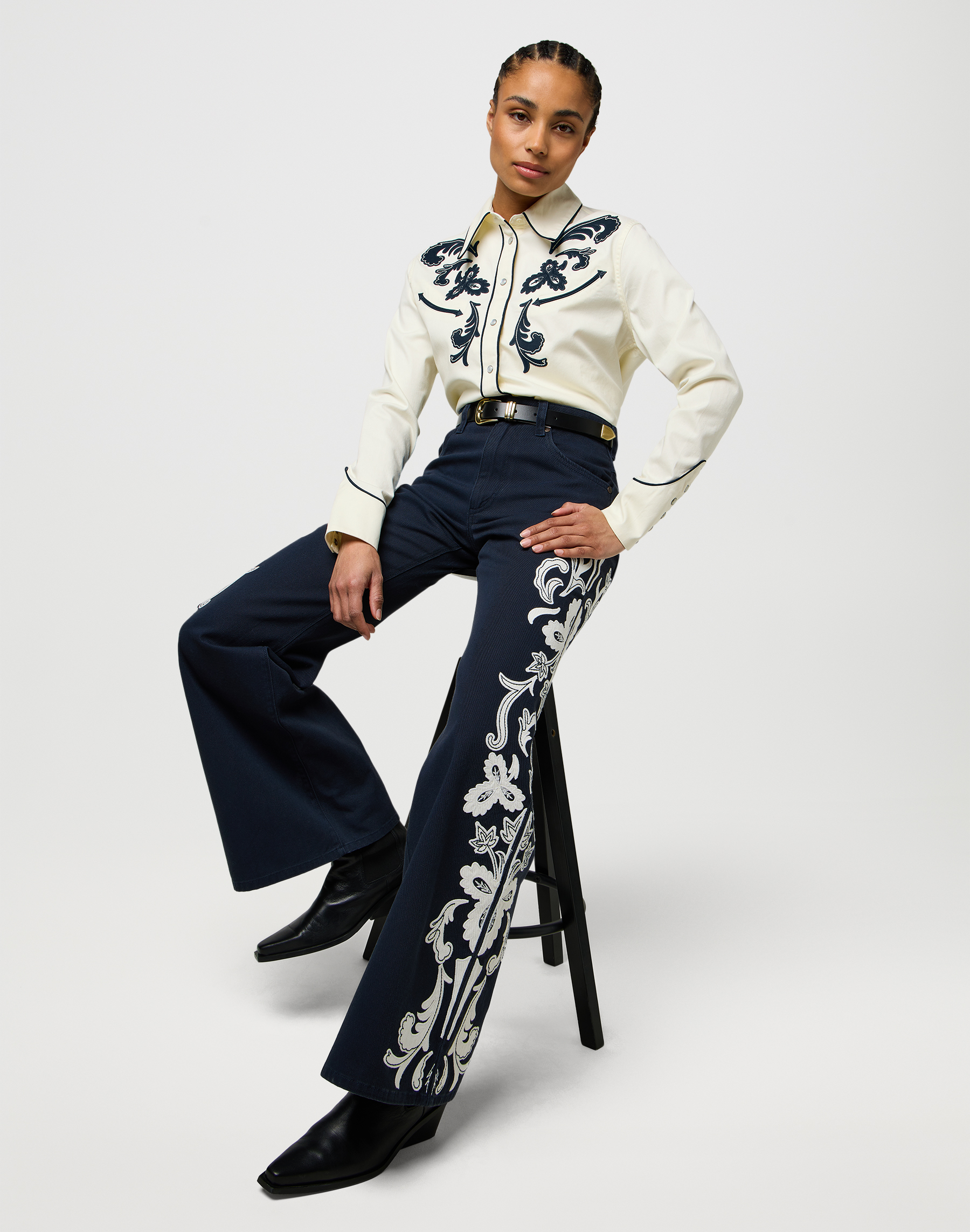 חולצת בוקרים עם טוויסט מעוצב – תמונה 11