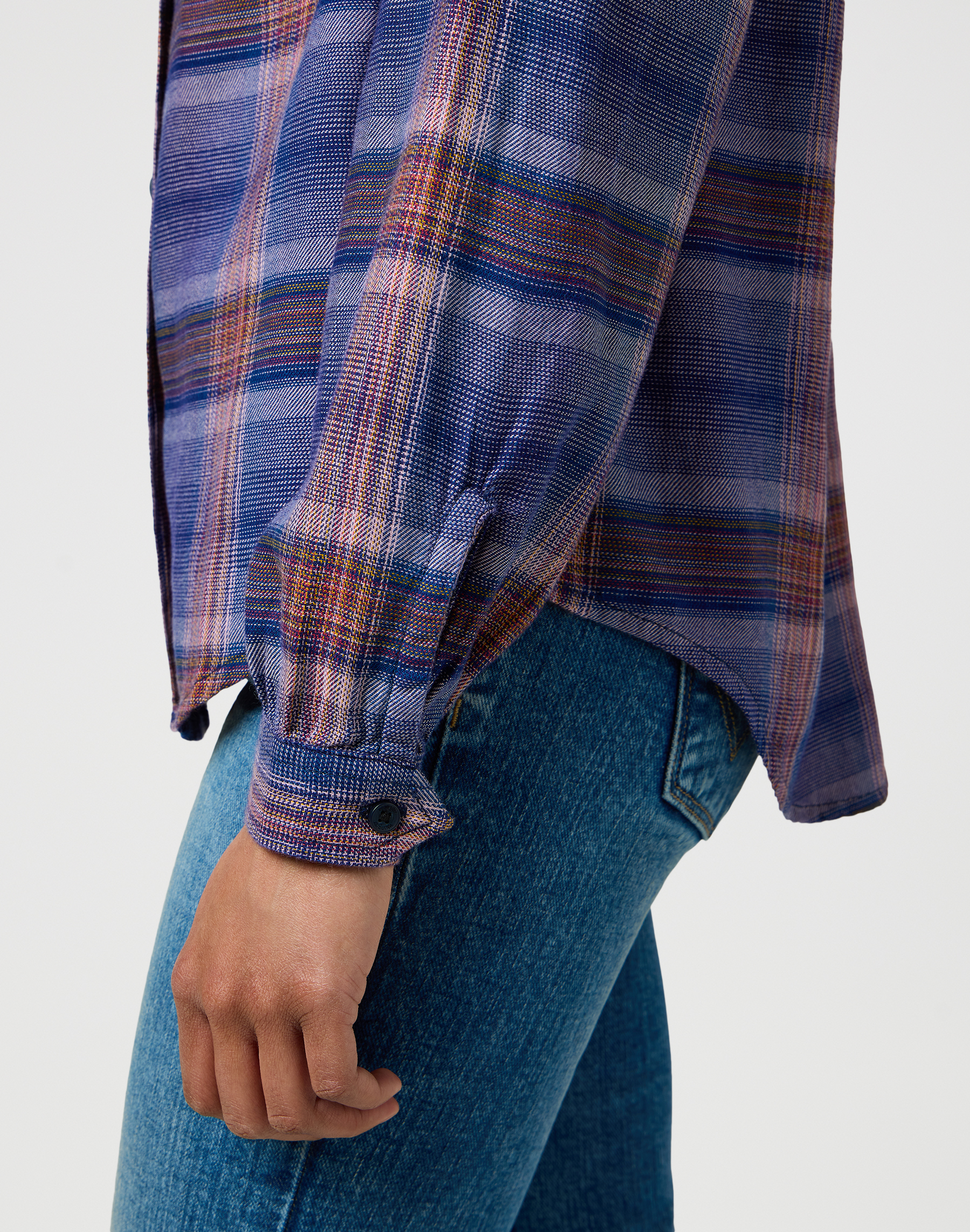 חולצת משבצות מכופתרת ארוכה – תמונה 8