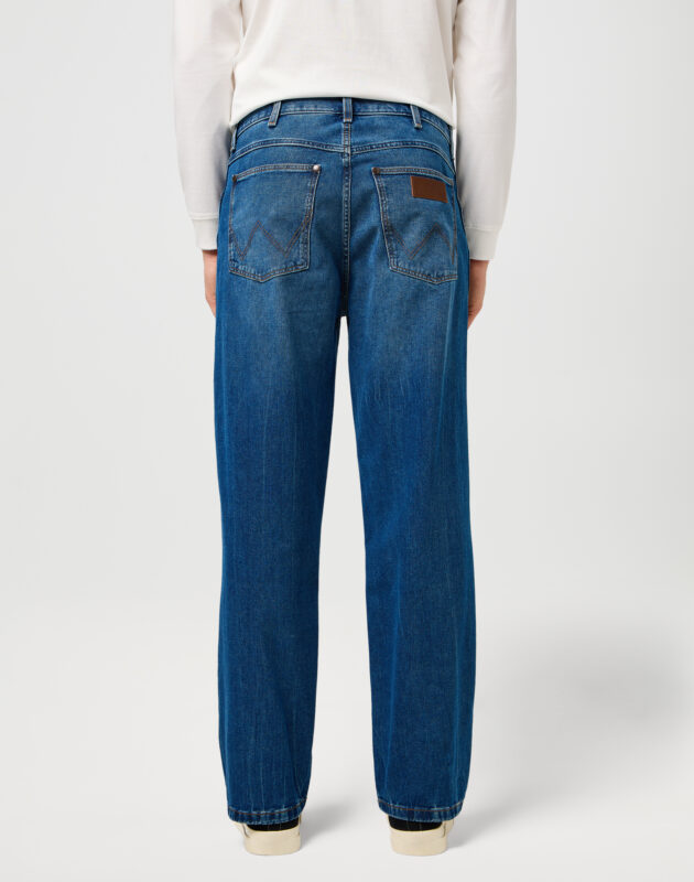 ג’ינס Loose Straight בגזרה רחבה