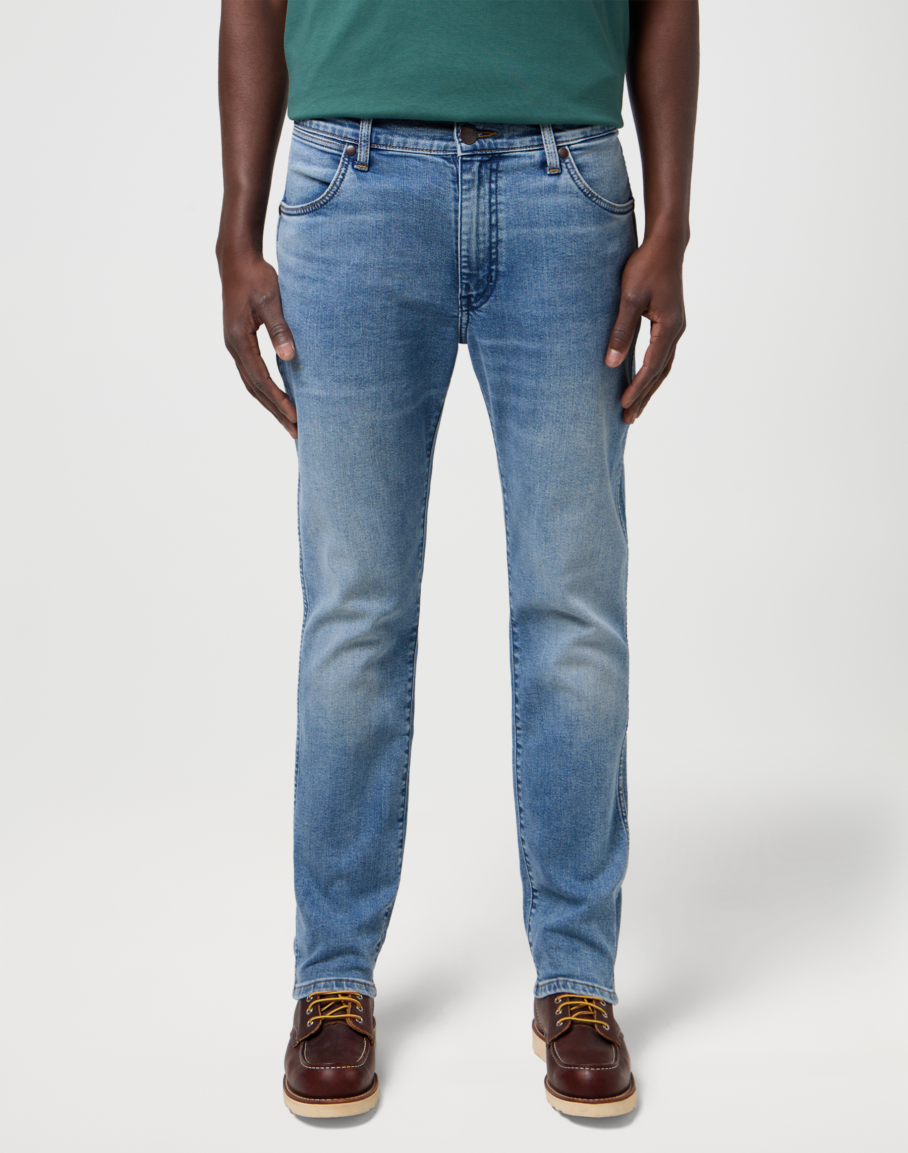 ג'ינס Larston בגזרת Slim Tapered