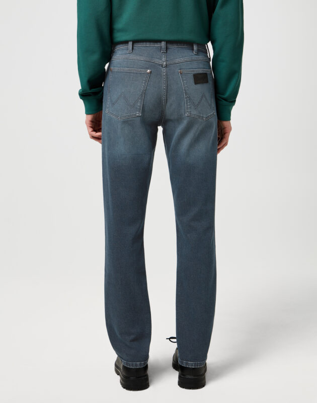 ג’ינס Larston בגזרת Slim Tapered