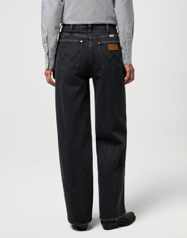 ג’ינס Loose Straight בגזרה ישרה ומשוחררת