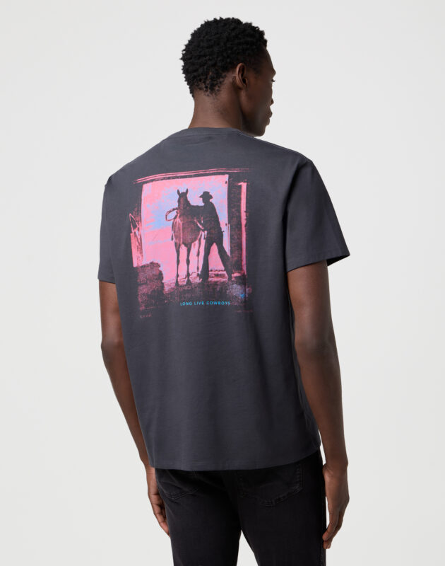 חולצת טי שירט קצרה