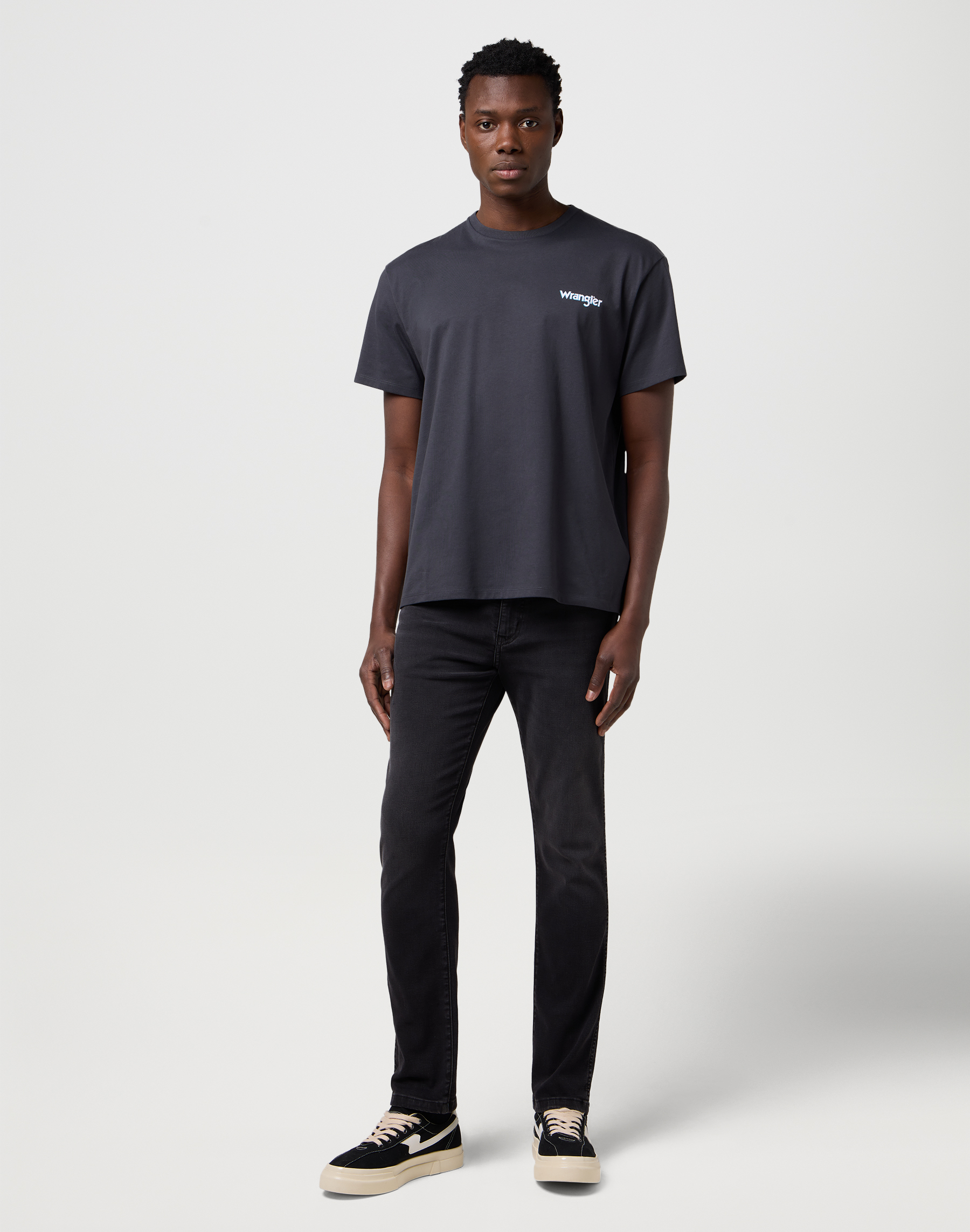 חולצת טי שירט קצרה – תמונה 3