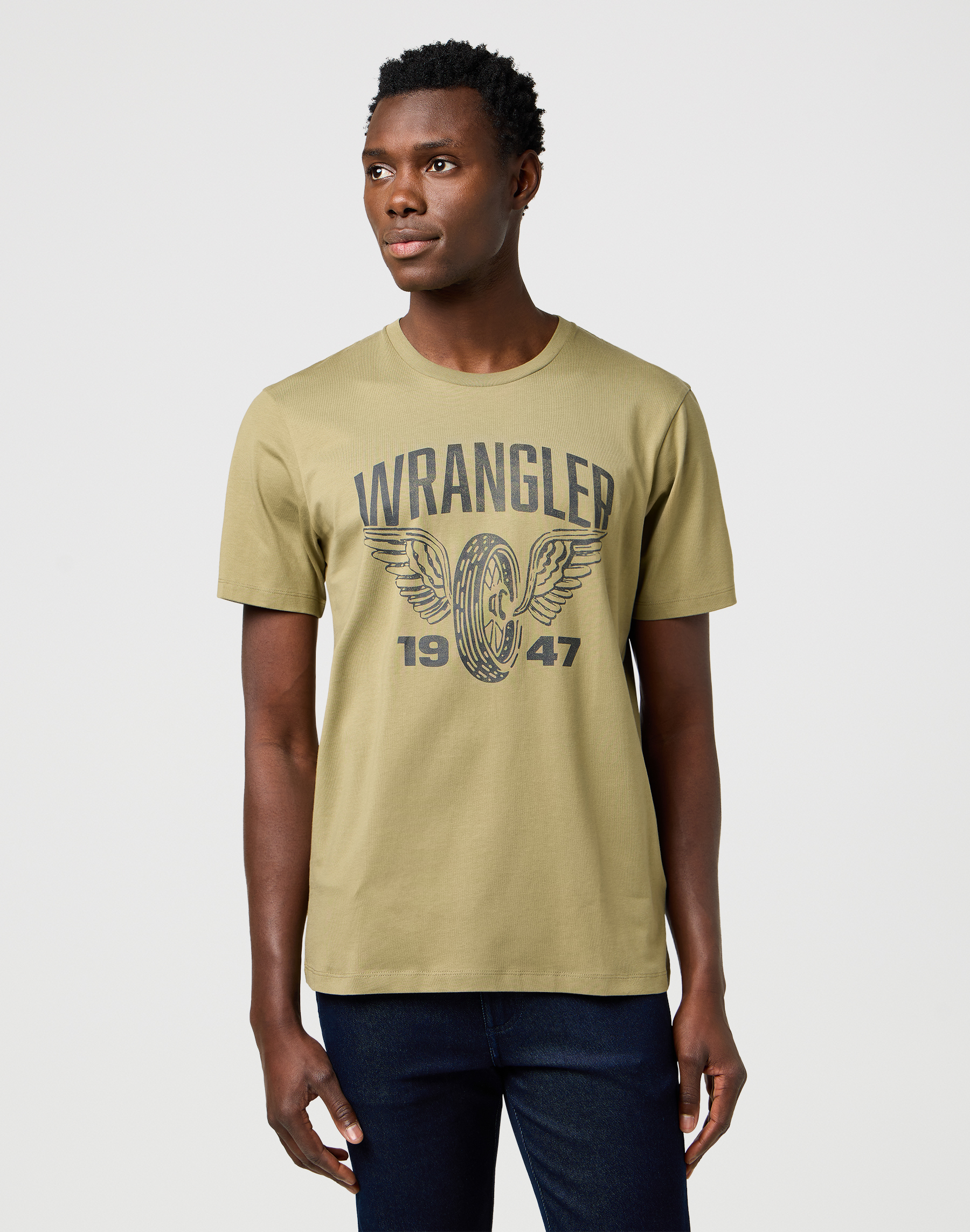 חולצת טי שירט קצרה