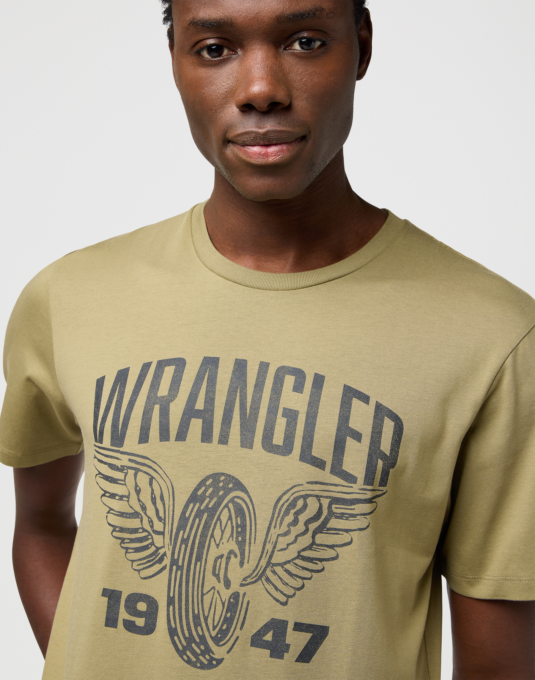 חולצת טי שירט קצרה – תמונה 4