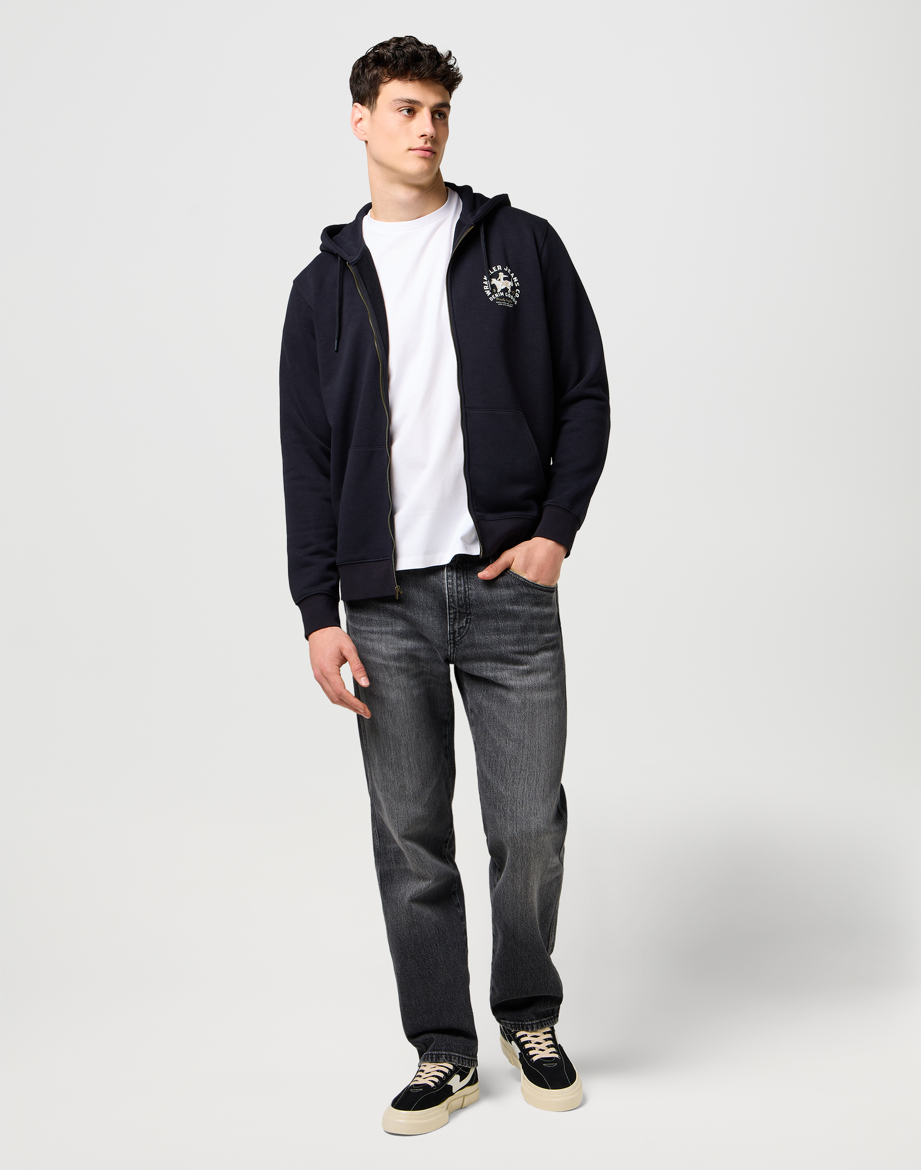 חולצת טי שירט קצרה – תמונה 6