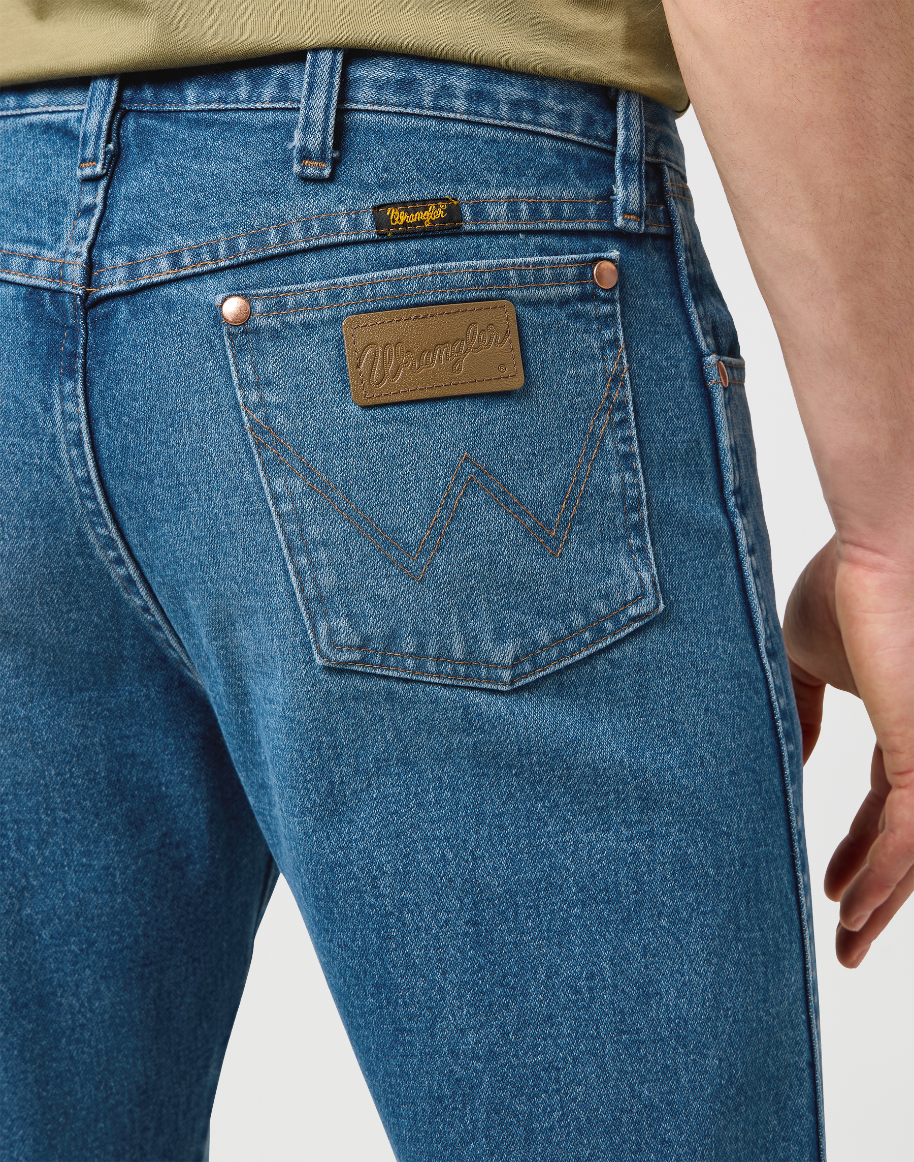 ג'ינס 13MWZ בגזרת Cowboy Cut® – תמונה 5