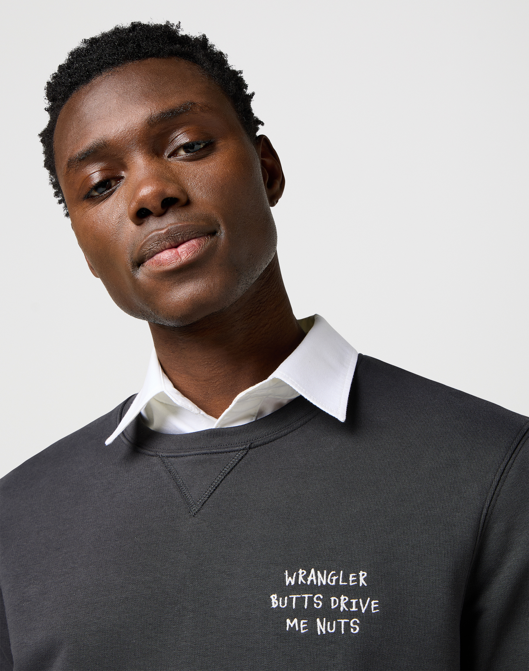 סוויטשירט בצבע אפור – תמונה 4