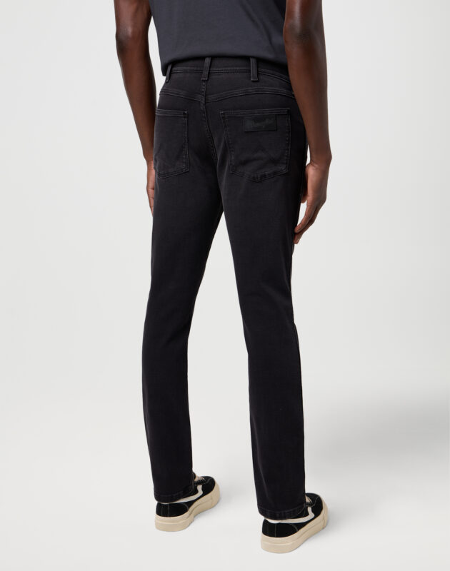 ג’ינס Larston בגזרת Slim Tapered