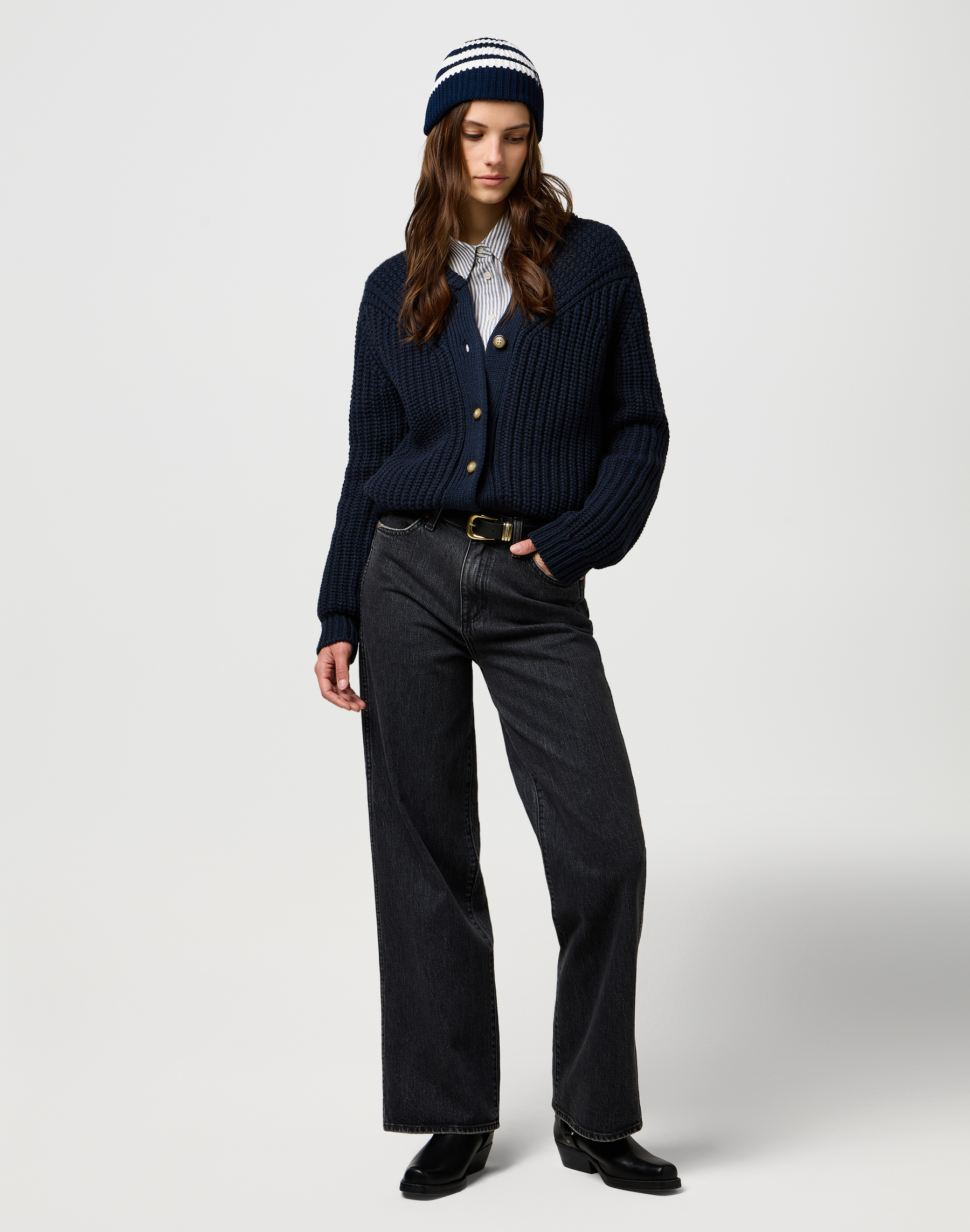 כובע צמר בצבע שחור ולבן – תמונה 2