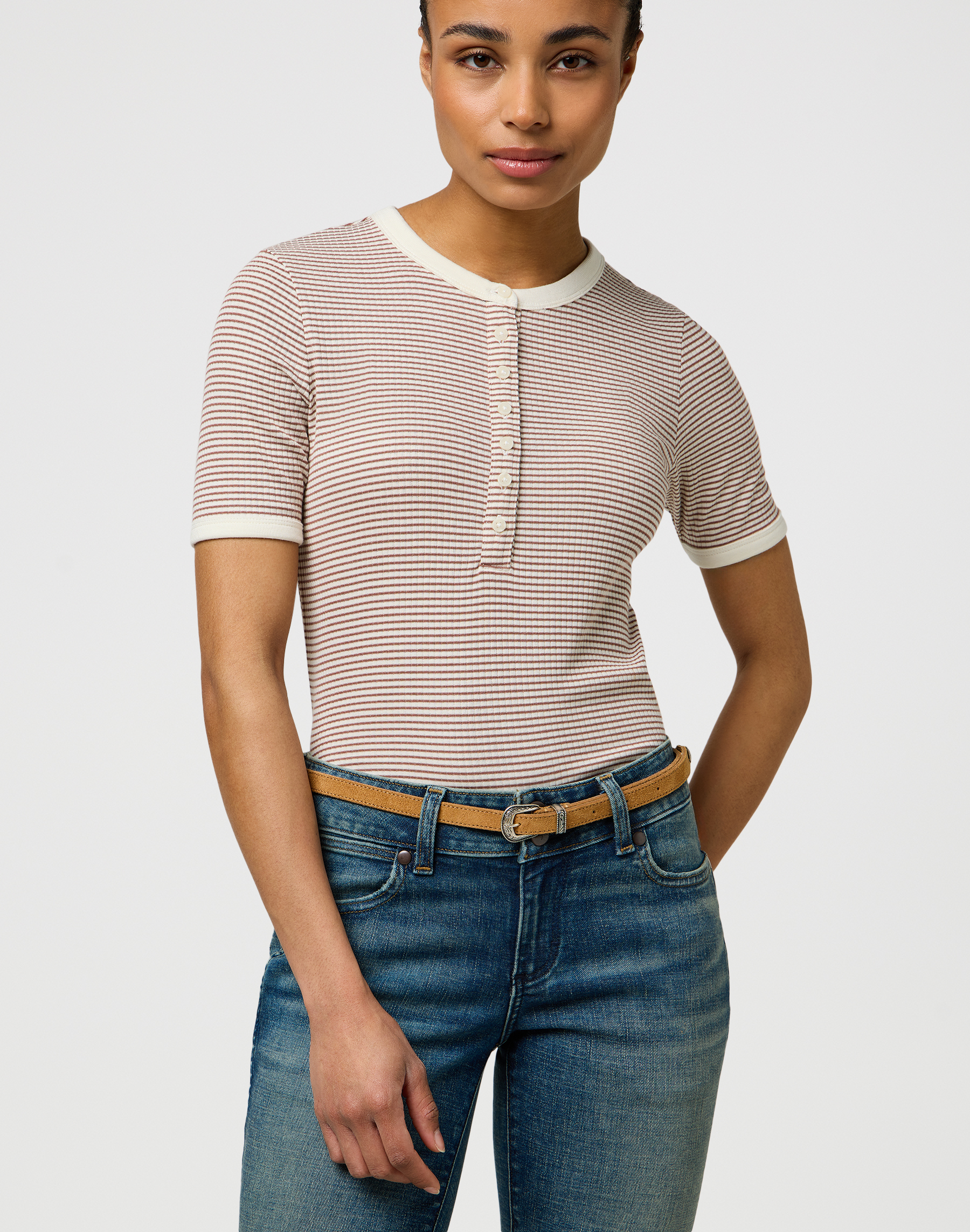 חגורה בצבע בז'