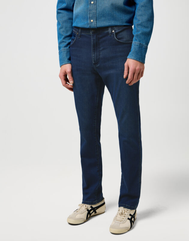 ג’ינס Larston בגזרת Slim Tapered