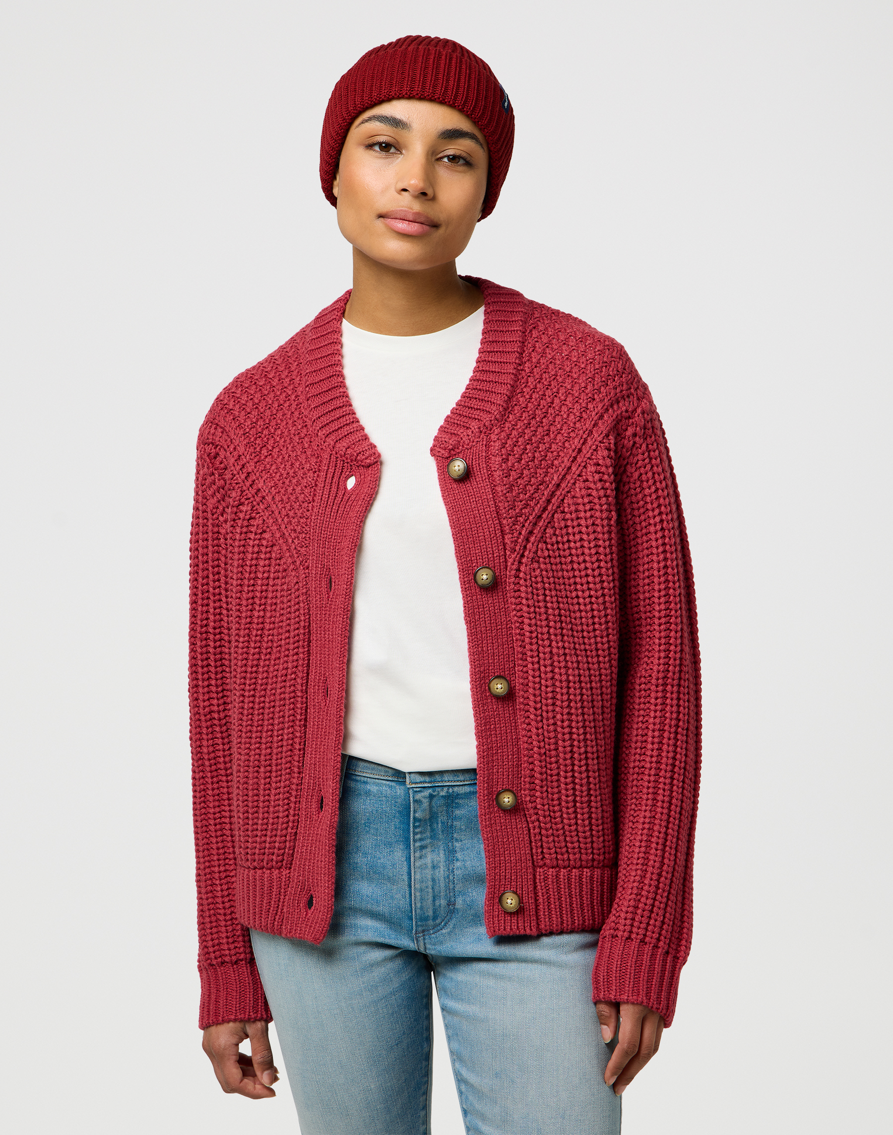 כובע צמר בצבע אדום