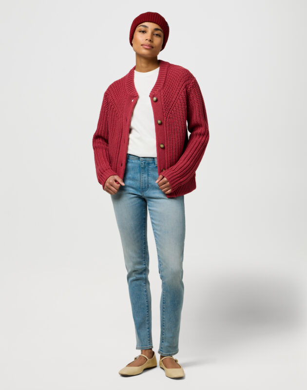 כובע צמר בצבע אדום