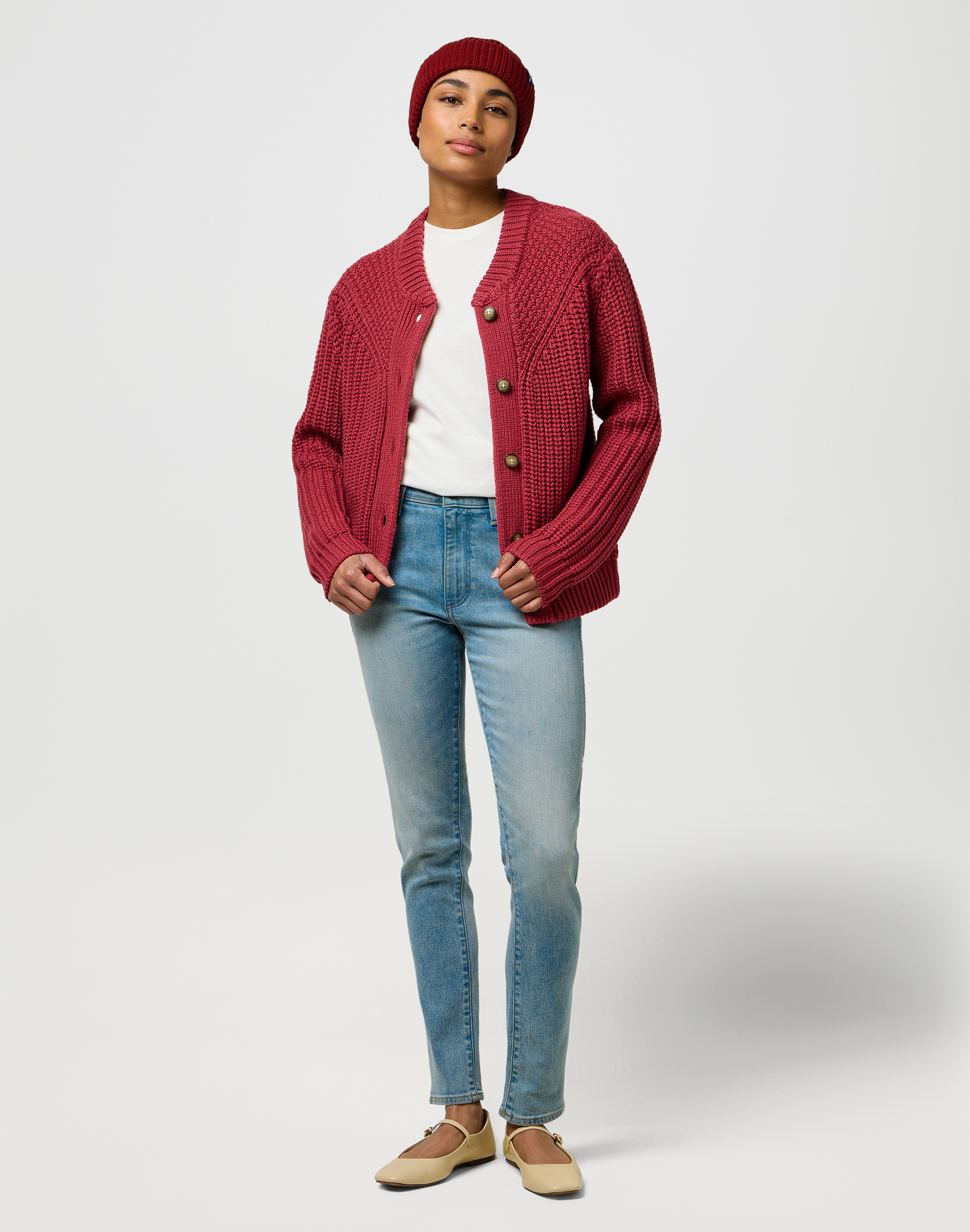 כובע צמר בצבע אדום – תמונה 2