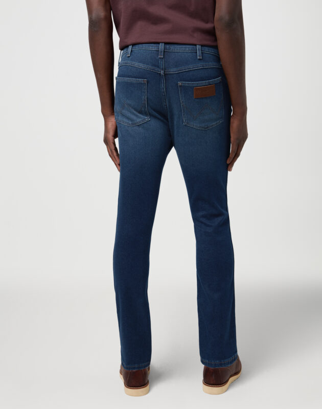 ג’ינס Larston בגזרת Slim Tapered