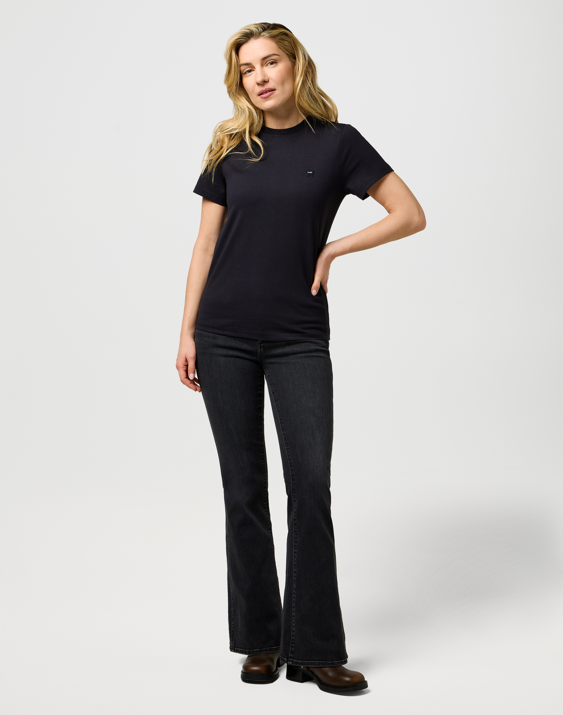 חולצת טי שירט קצרה – תמונה 3