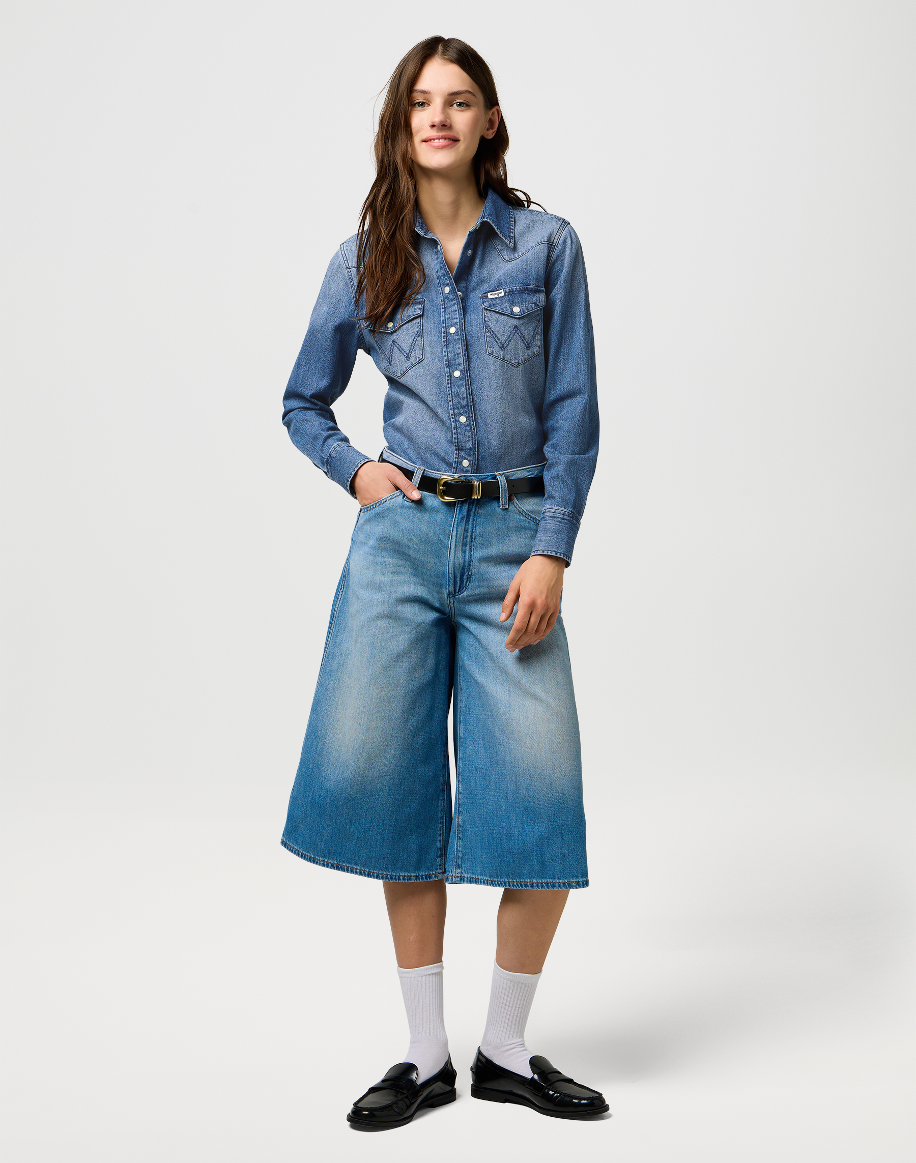 חולצת ג'ינס בגזרת Regular – תמונה 3