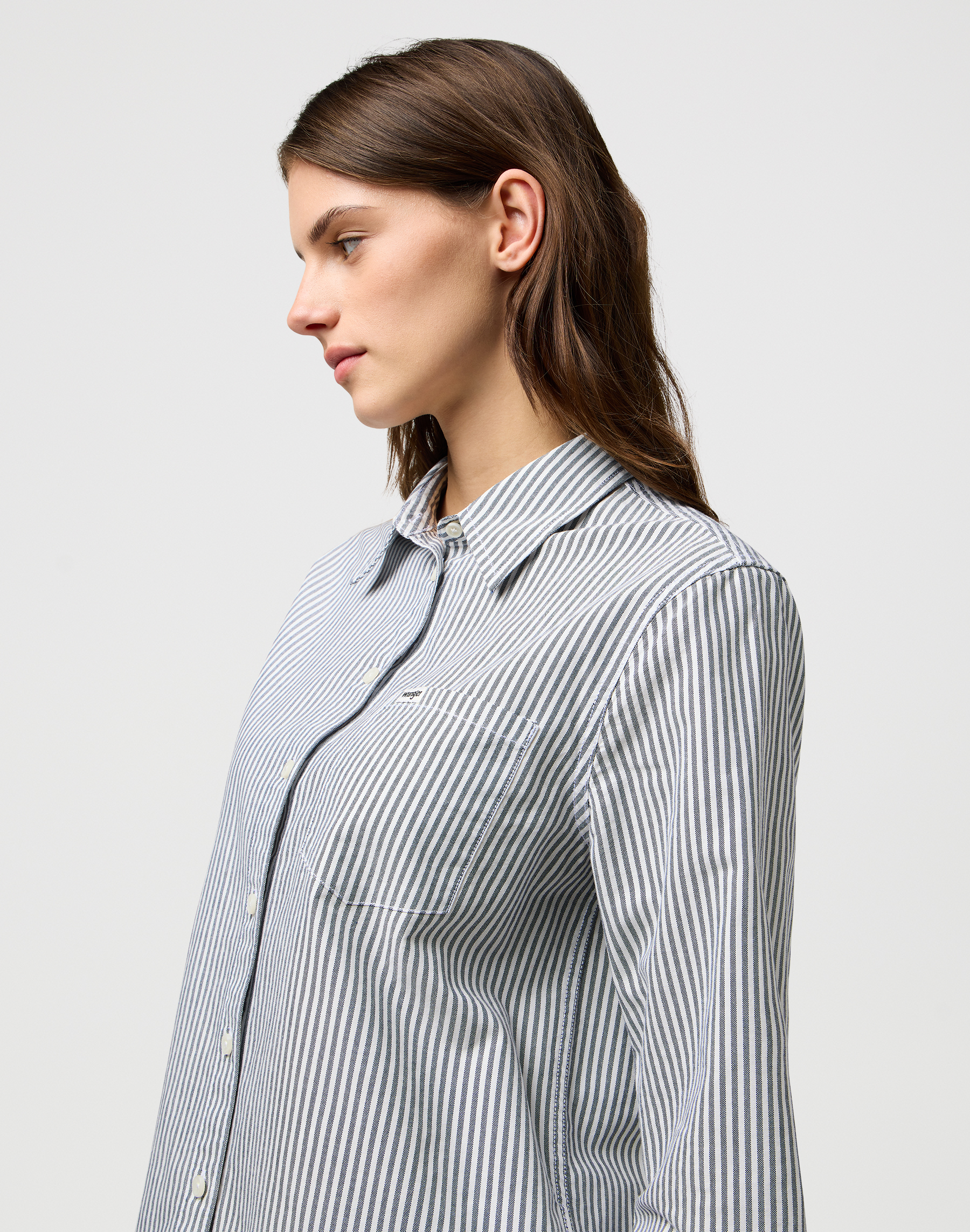 חולצת פסים מכופתרת בגזרה קלאסית – תמונה 5