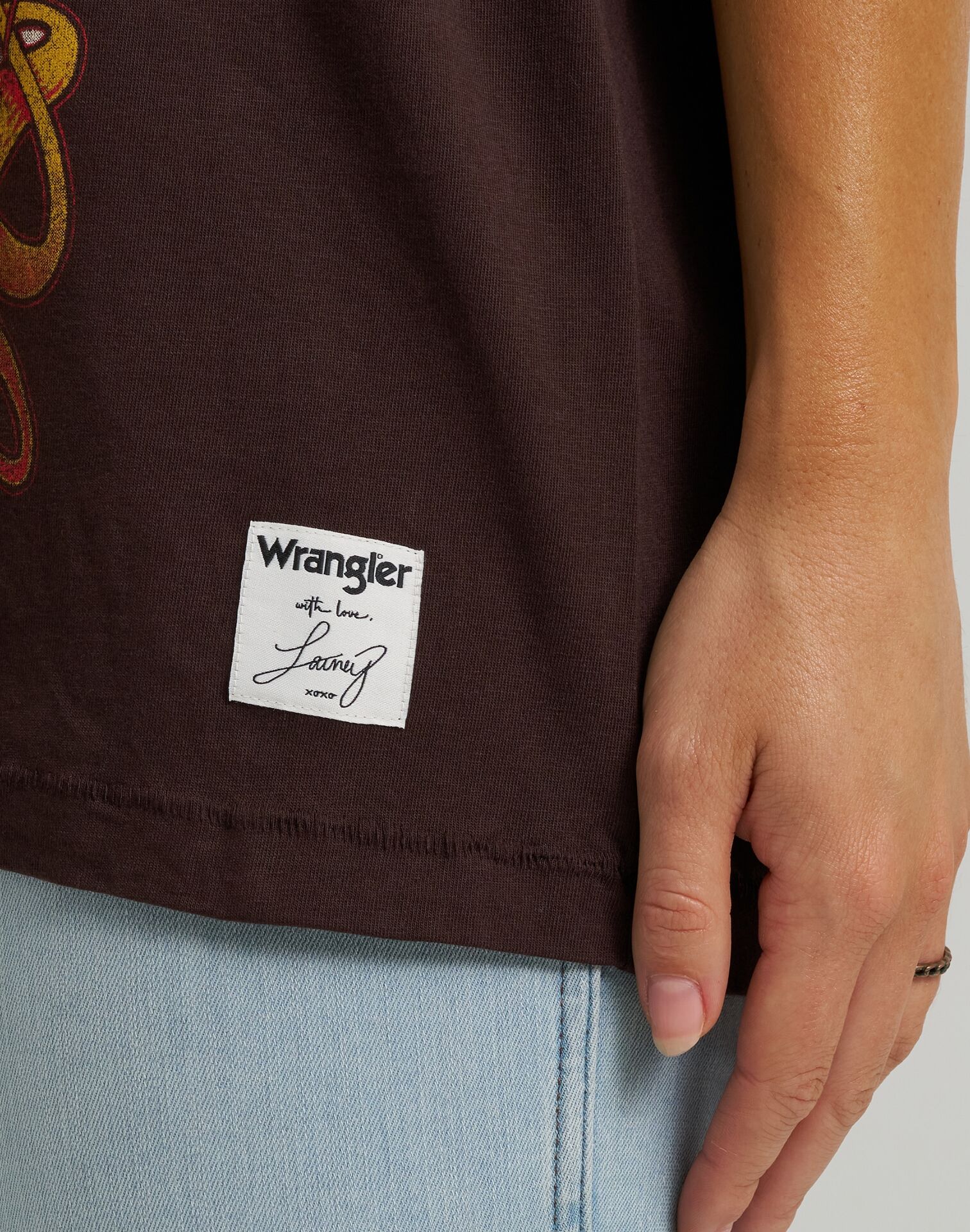 חולצת TEE בגזרת אוברסייז – תמונה 4