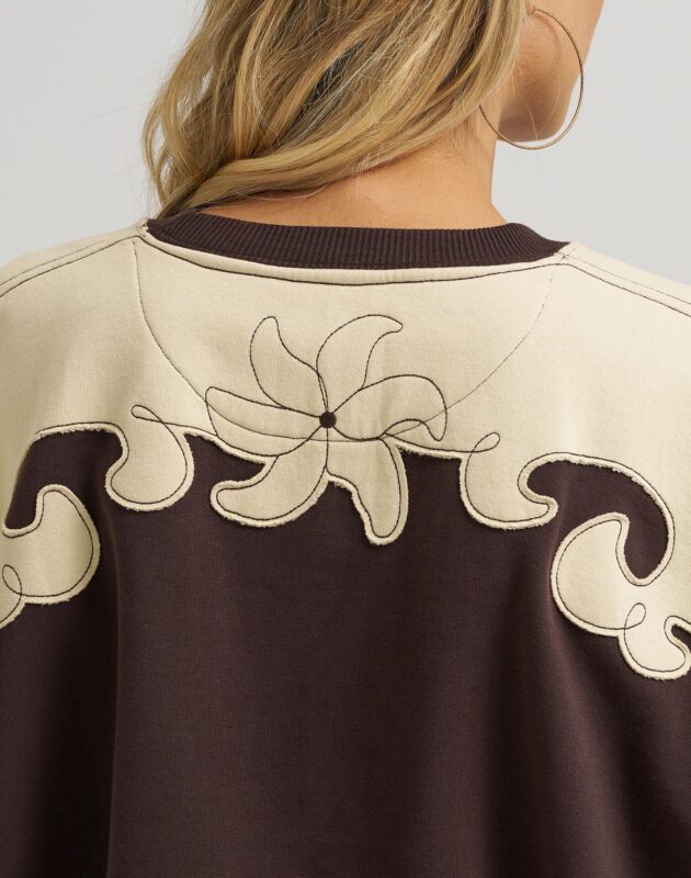 סוויטשירט אוברסייז מקולקציית Wrangler® X Lainey Wilson