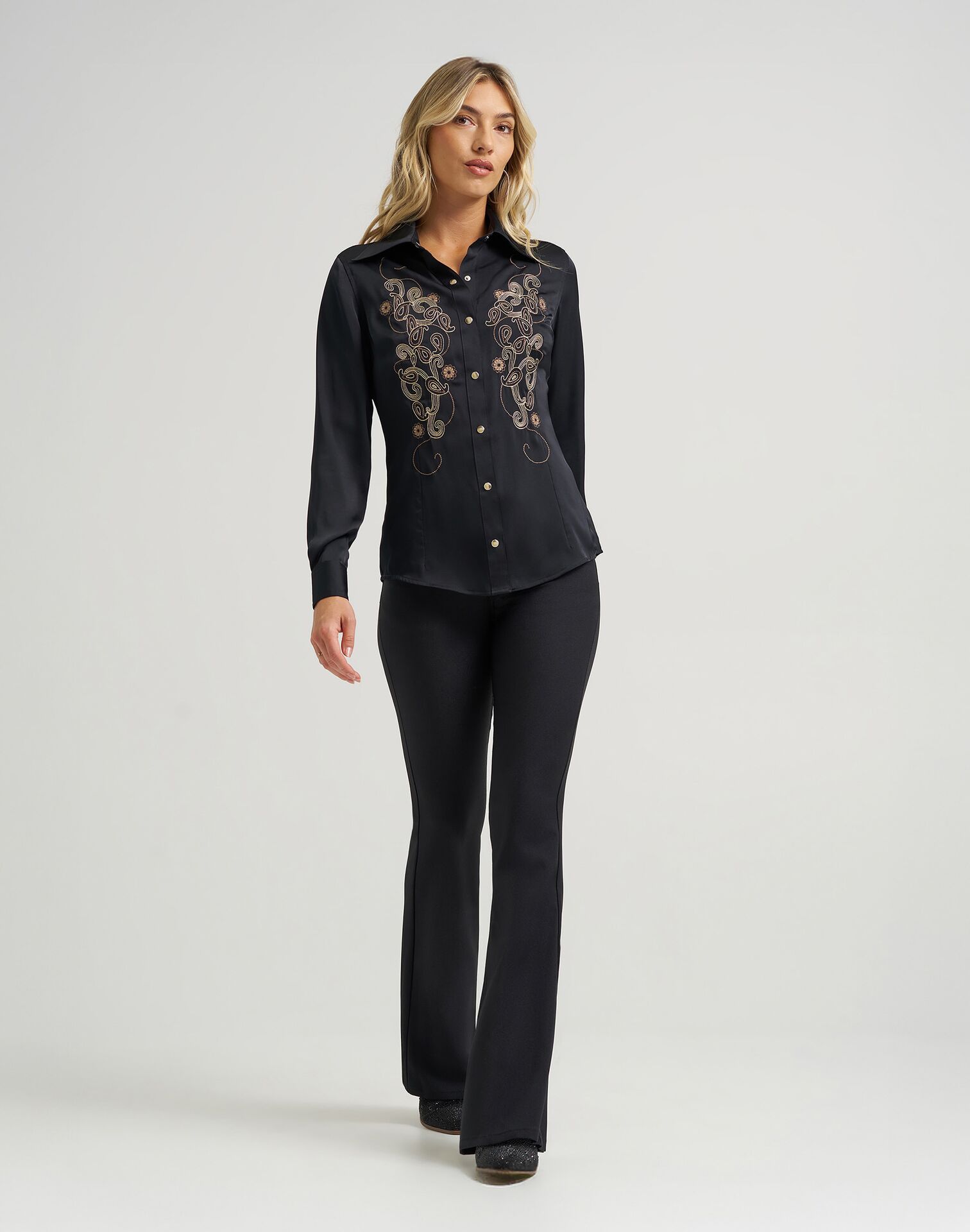 ג'ינס Flare בגזרה מתרחבת מקולקציית Wrangler® X Lainey Wilson